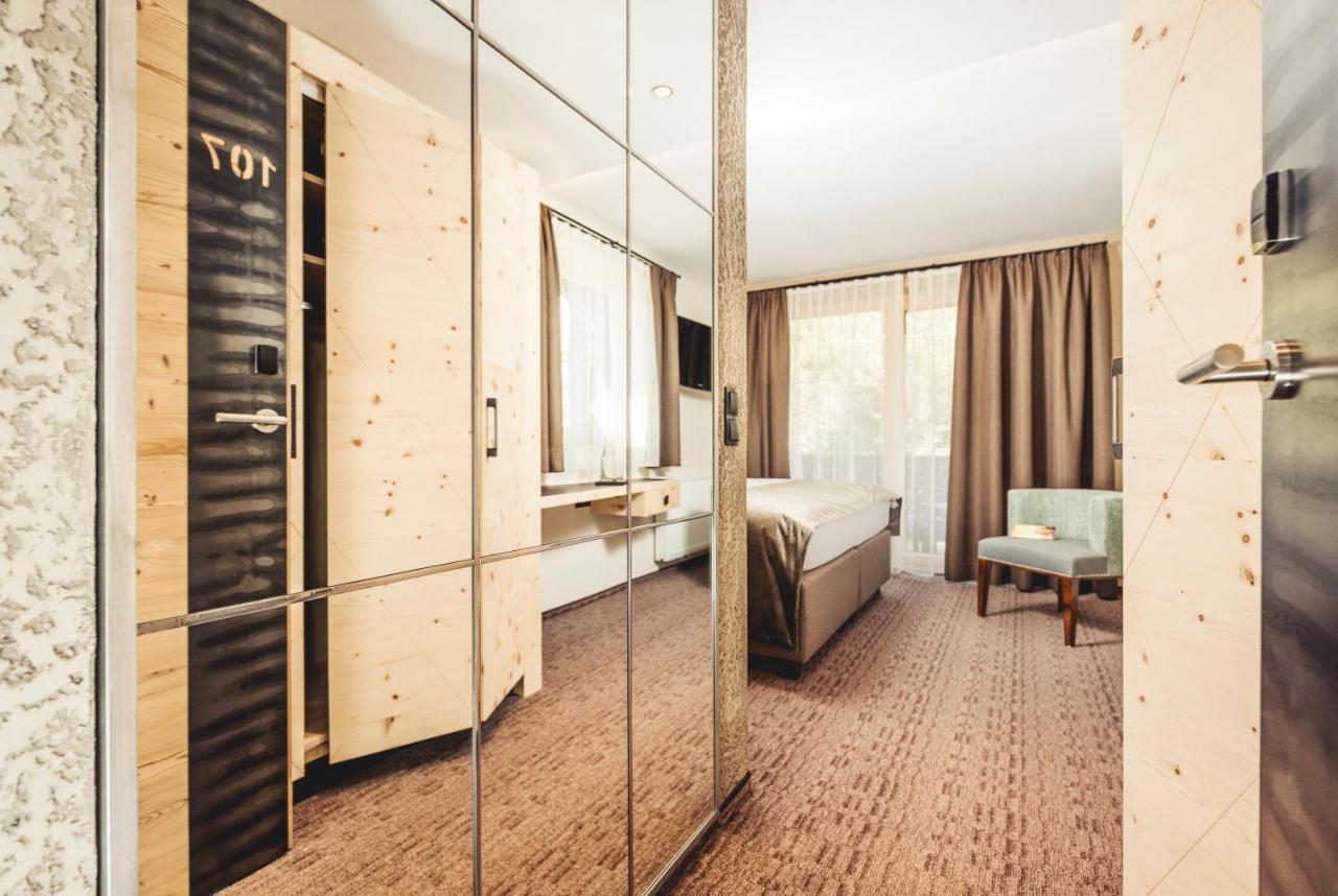 Hotel Bergkristall Zillertal - Adults Only 14 Years Plus 힙파흐 외부 사진