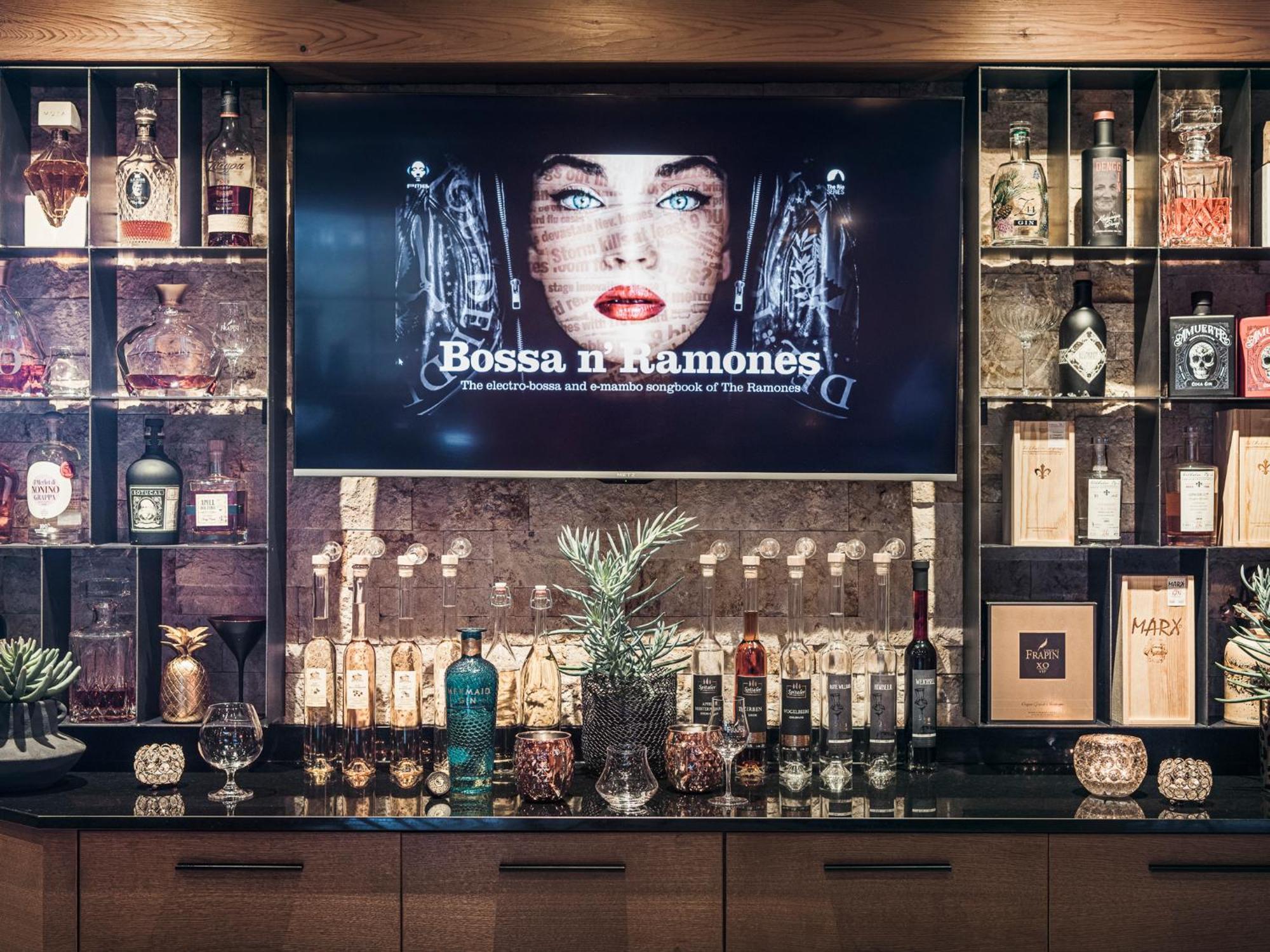 Hotel Bergkristall Zillertal - Adults Only 14 Years Plus 힙파흐 외부 사진